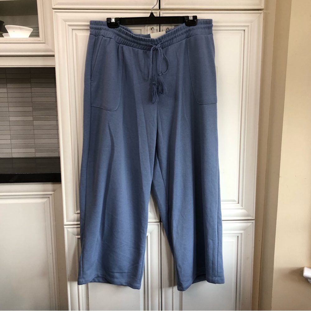 NWT Jules & Leopold women’s capri sweatpants